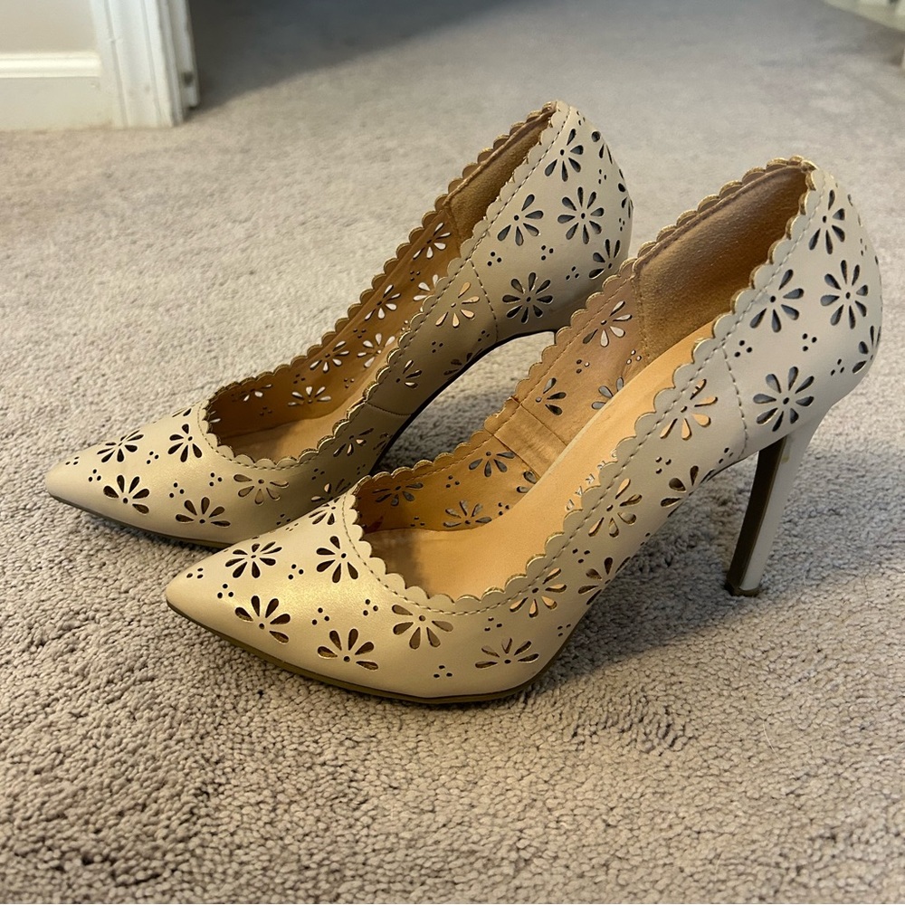Lauren Conrad Nude Flower Peekaboo Heels